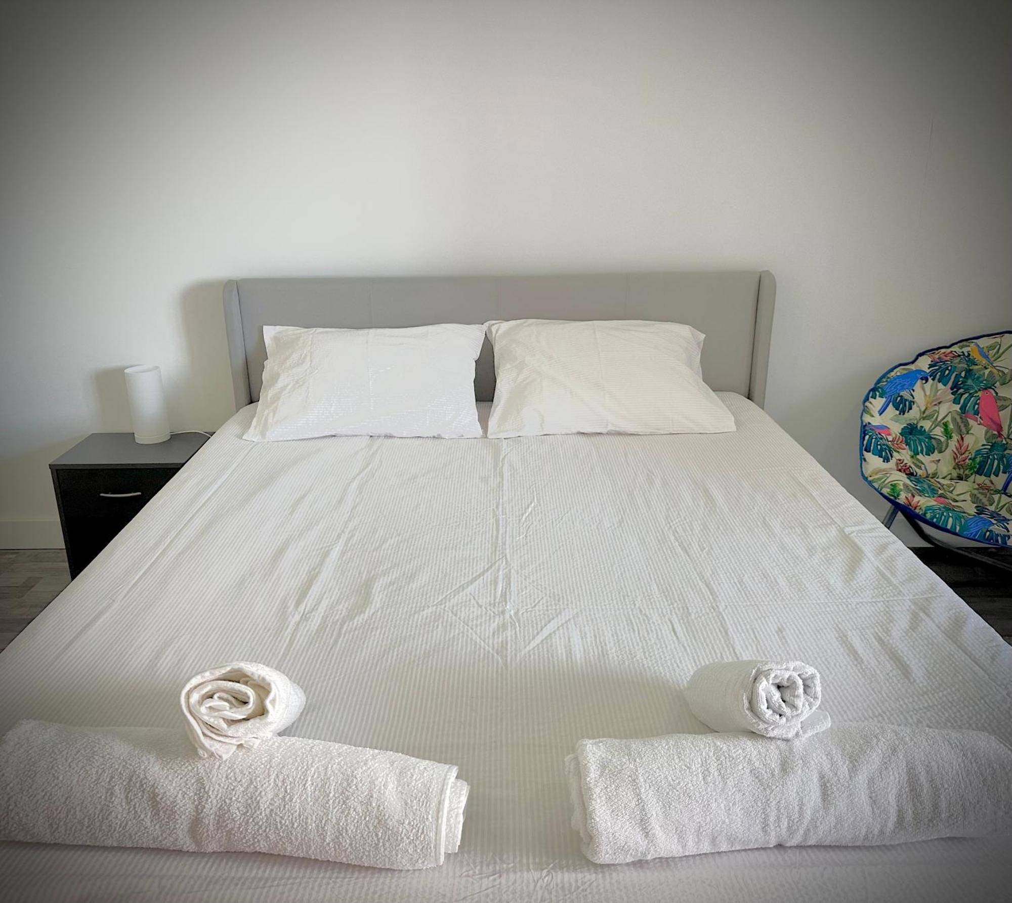 Sea View Apartment & 4 Minutes Walk To The Beach Paco de Arcos Exterior photo