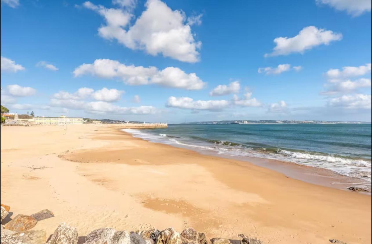 Sea View Apartment & 4 Minutes Walk To The Beach Paco de Arcos Exterior photo